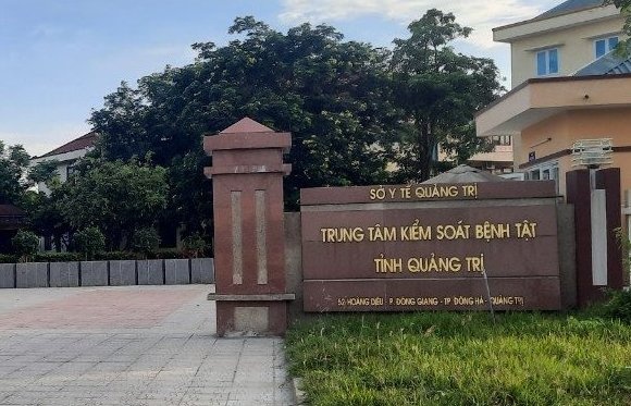 Nhung diem bat thuong trong mua sam kit test cua CDC Quang Tri hinh anh