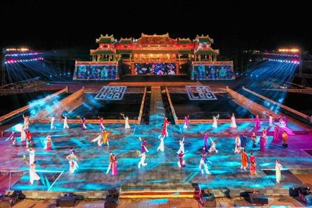 An tuong dem khai mac Festival Hue 2022 hinh anh
