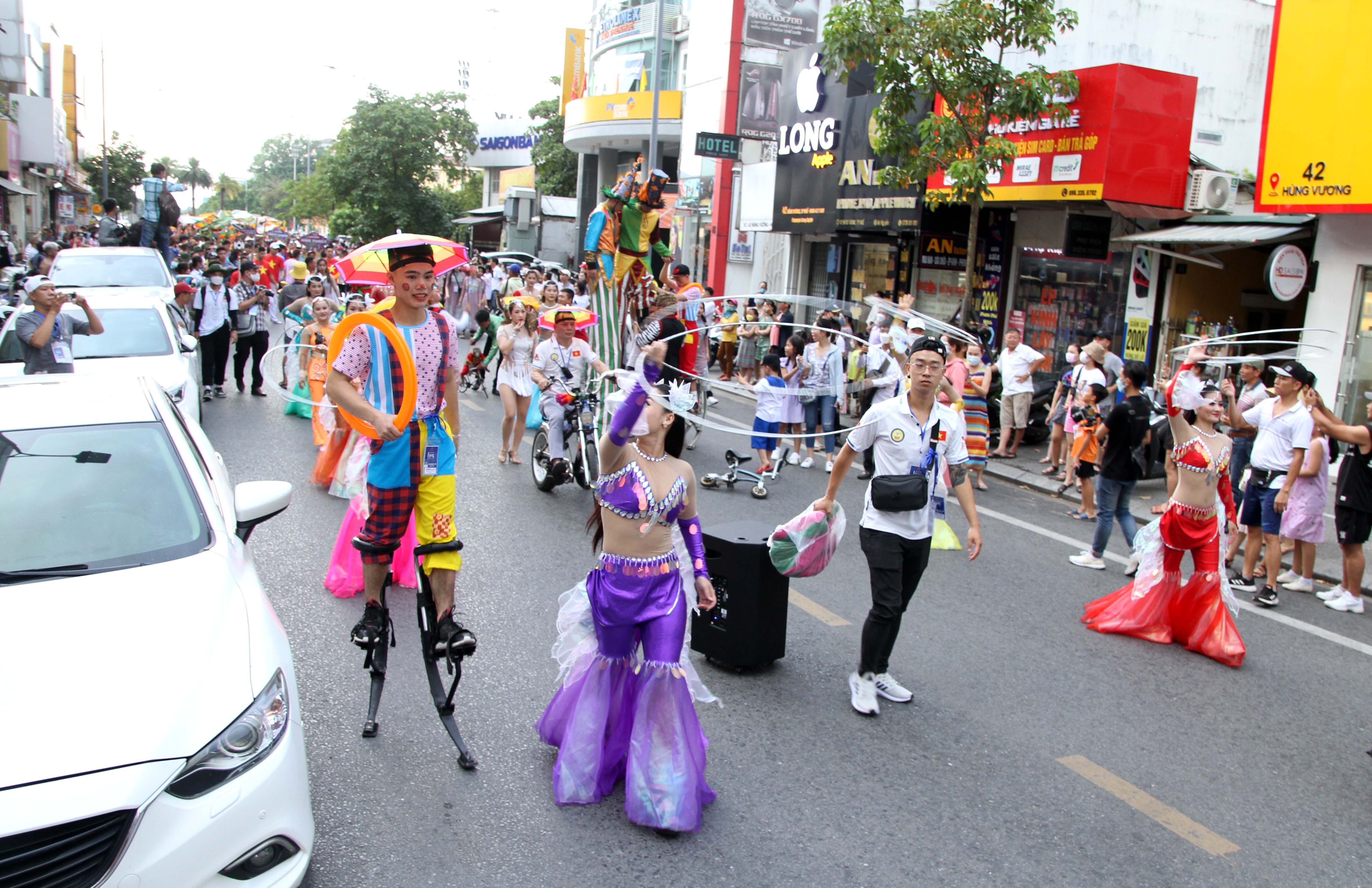 Le hoi duong pho anh 2