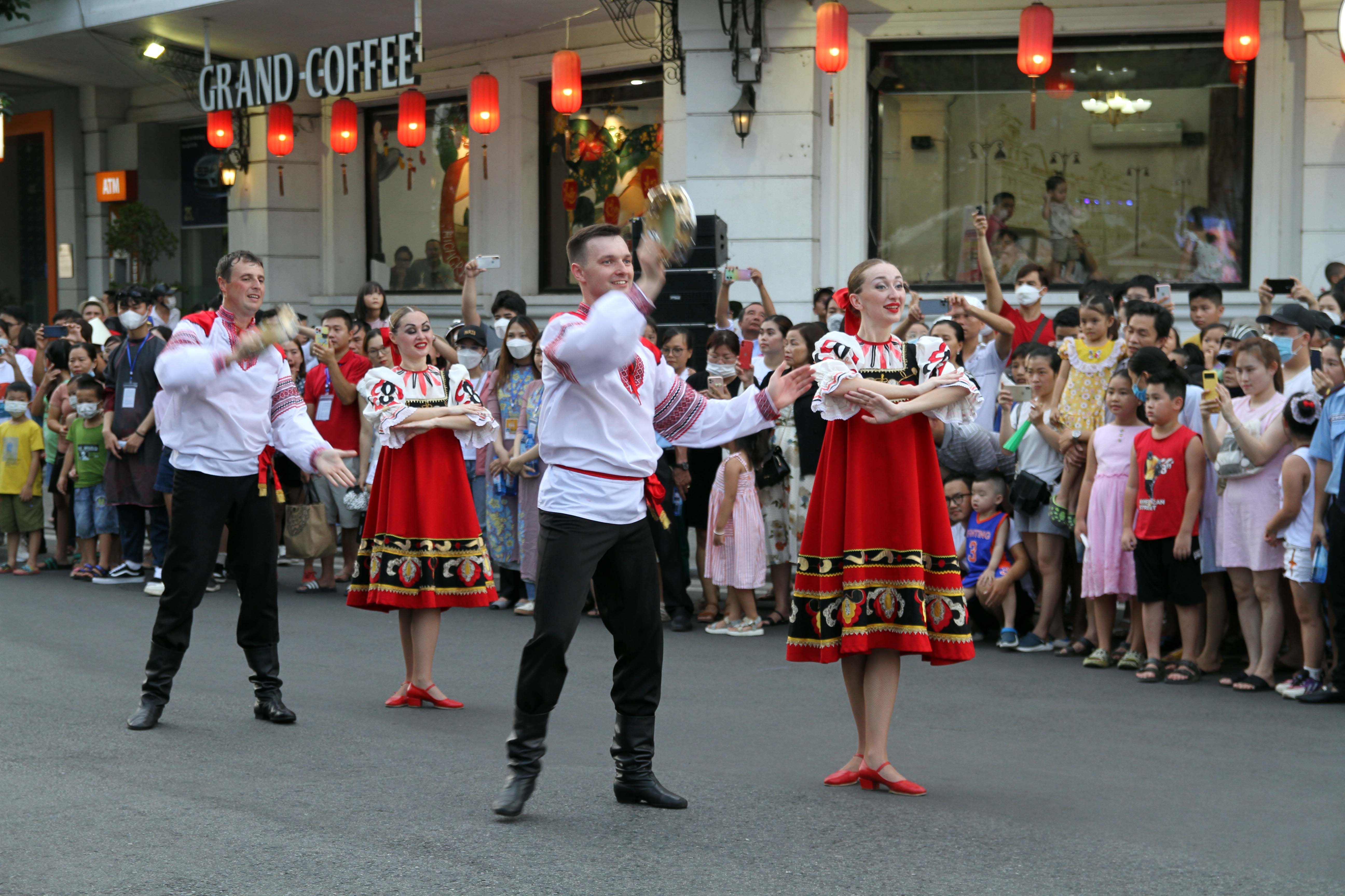 Le hoi duong pho anh 8