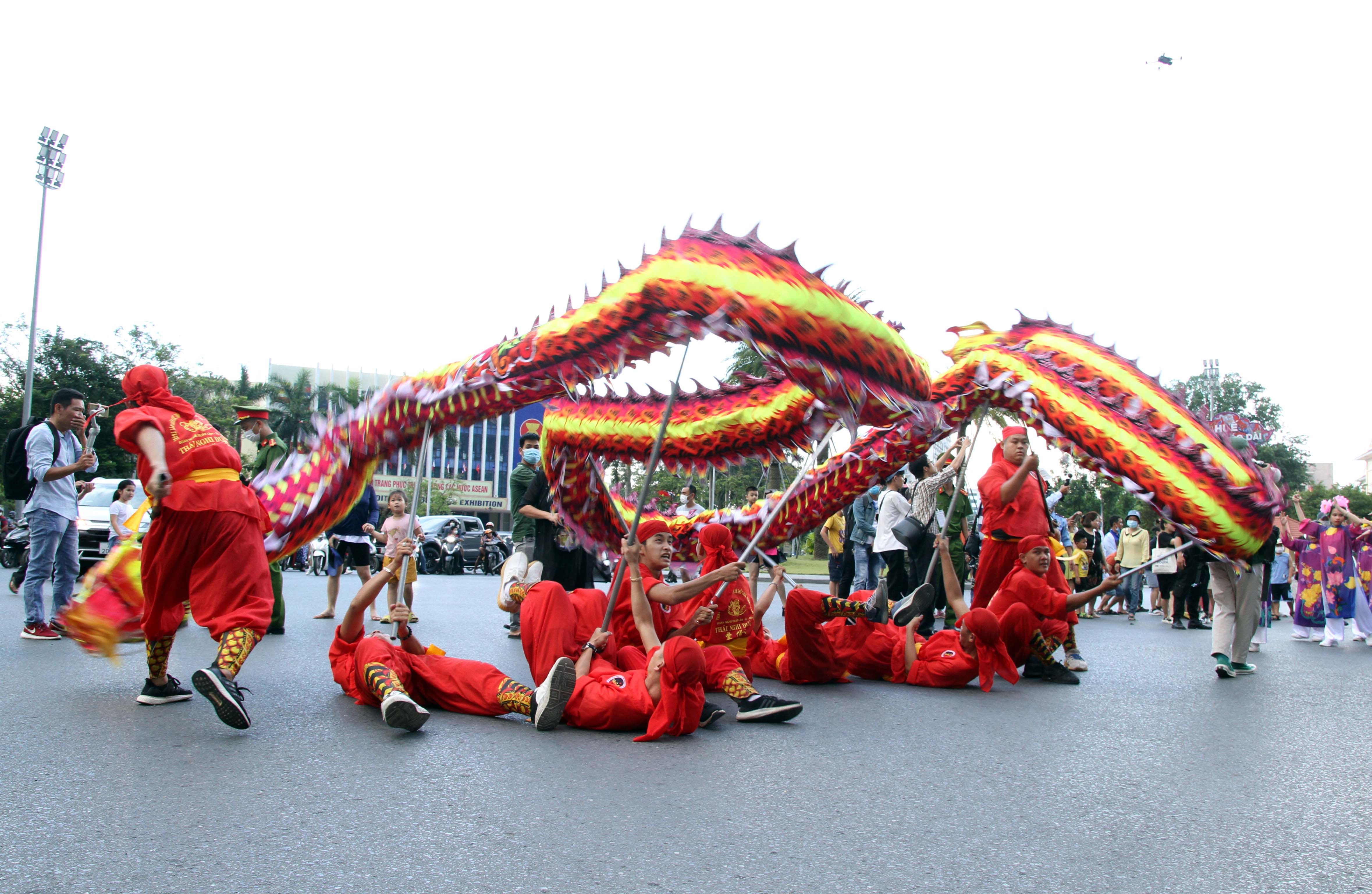 Le hoi duong pho anh 3