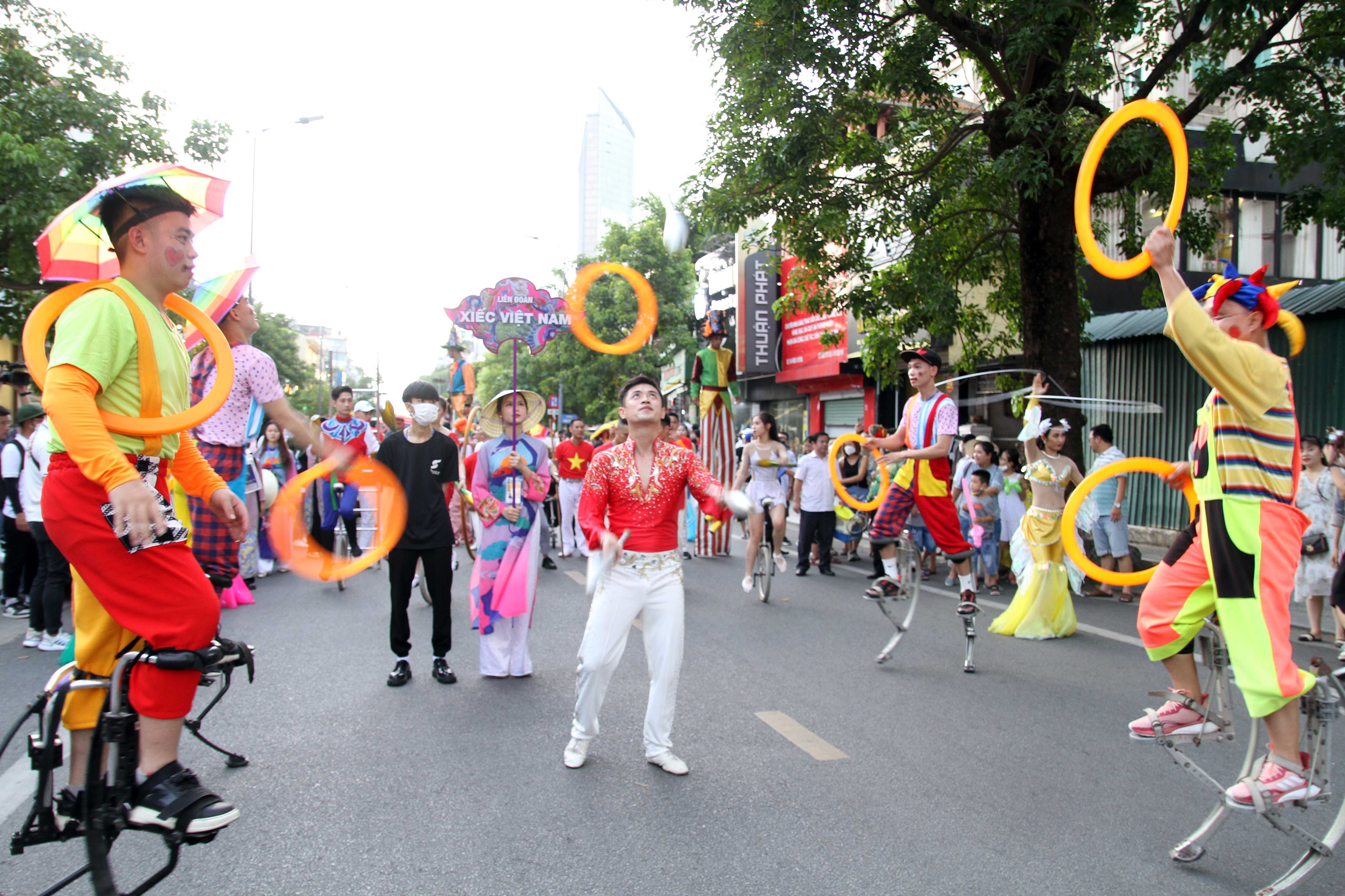 Le hoi duong pho anh 7