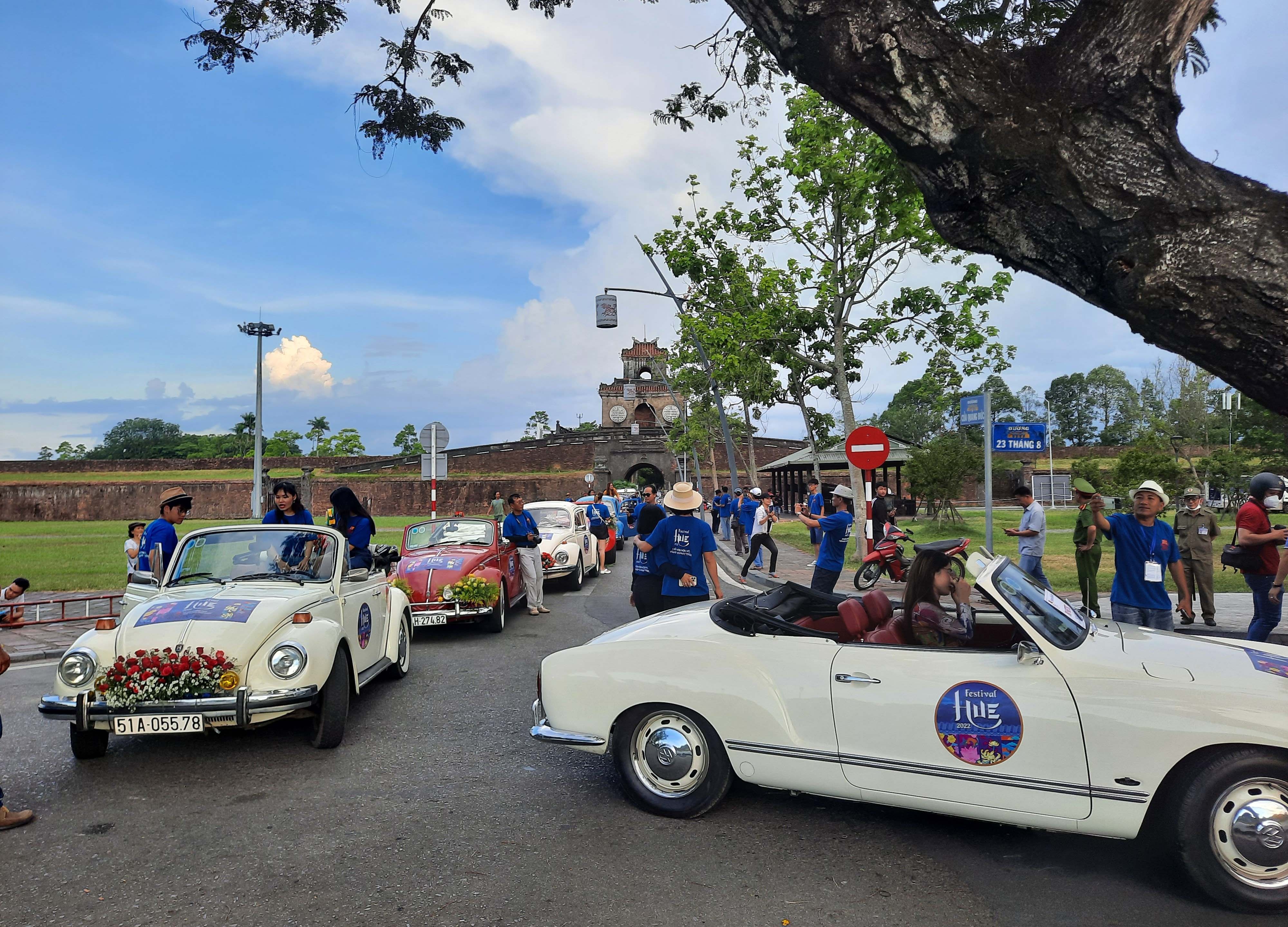 Dieu hanh xe co anh 11