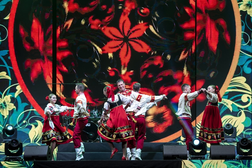 Dem tiec cua sac mau anh 5