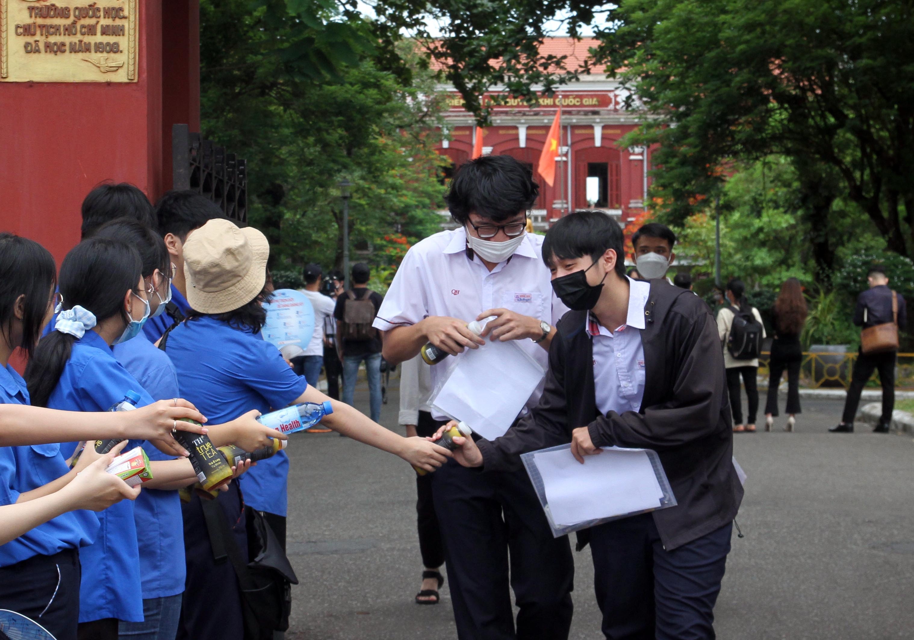 Bo truong Nguyen Kim Son dong vien si tu anh 2