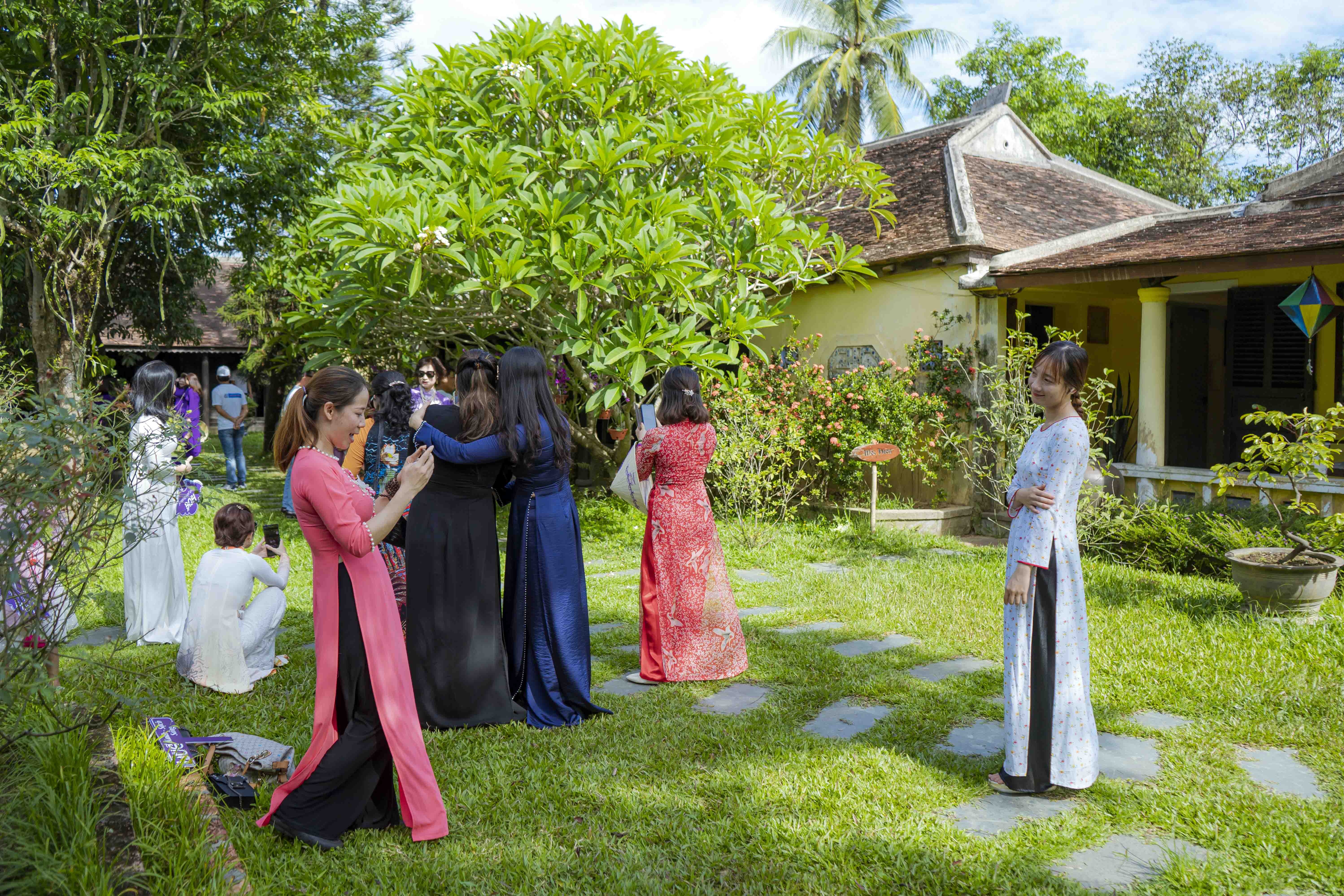 Dieu hanh Vespa co anh 9