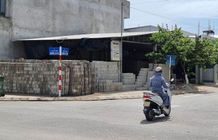 Chinh quyen 'bat luc' voi xuong san xuat gay o nhiem? hinh anh