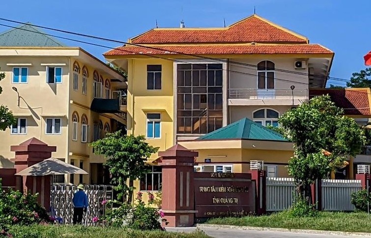 Tạm giữ 2 cán bộ CDC ảnh 1 Tam giu 2 can bo CDC anh 1