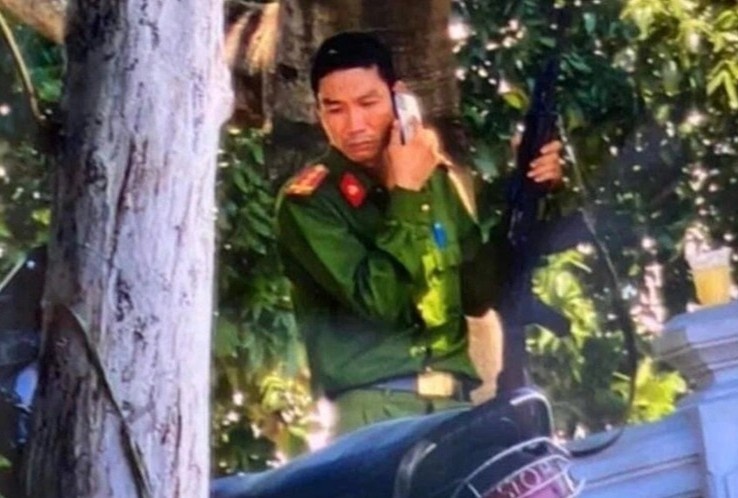Giam dinh tam than nghi pham no sung cuop tiem vang o Hue hinh anh