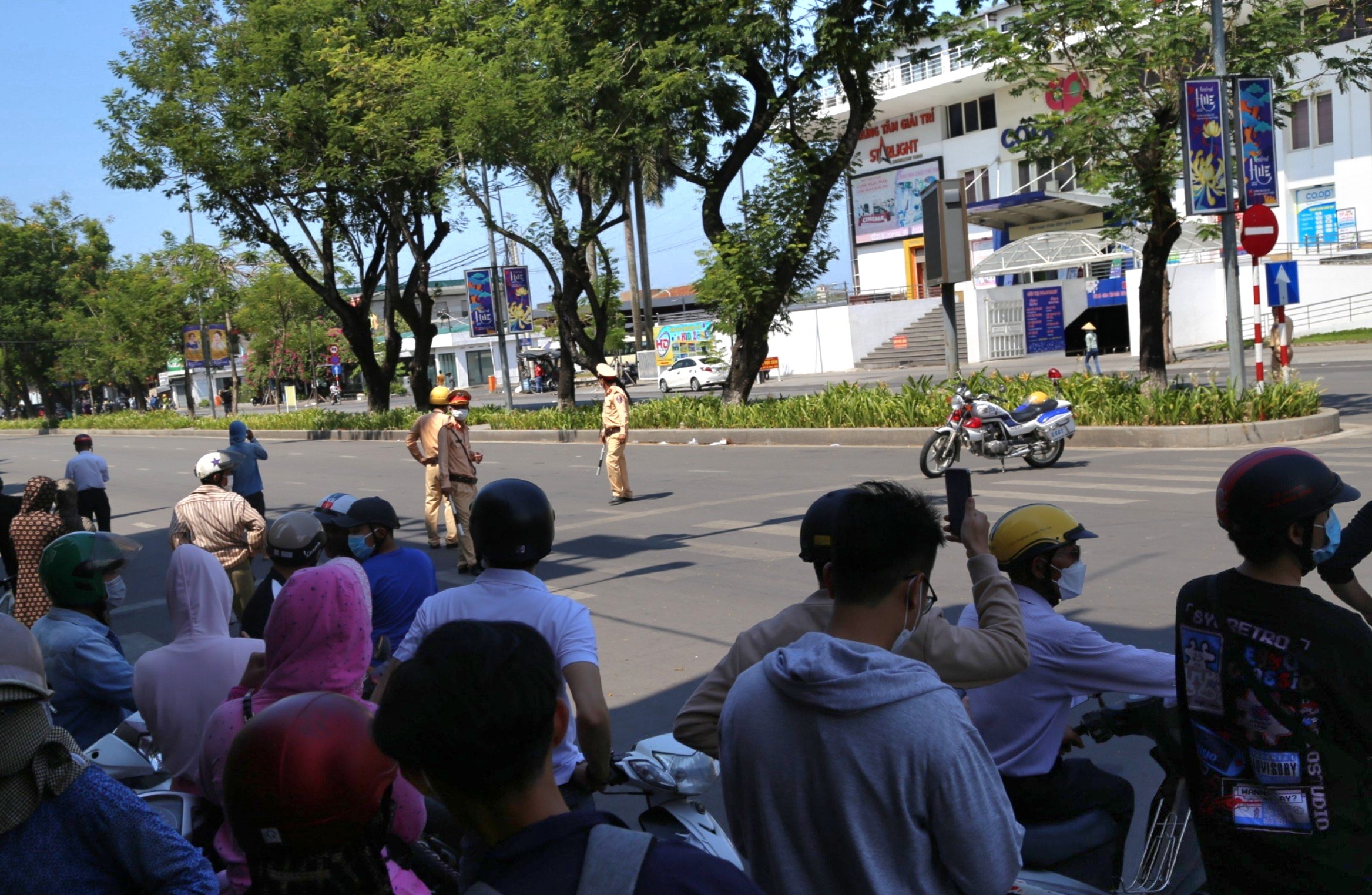 Cuop vang o Hue anh 1