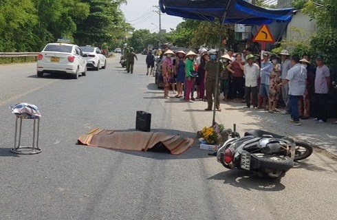 Nga xuong duong, nguoi phu nu bi xe dau keo tong tu vong hinh anh