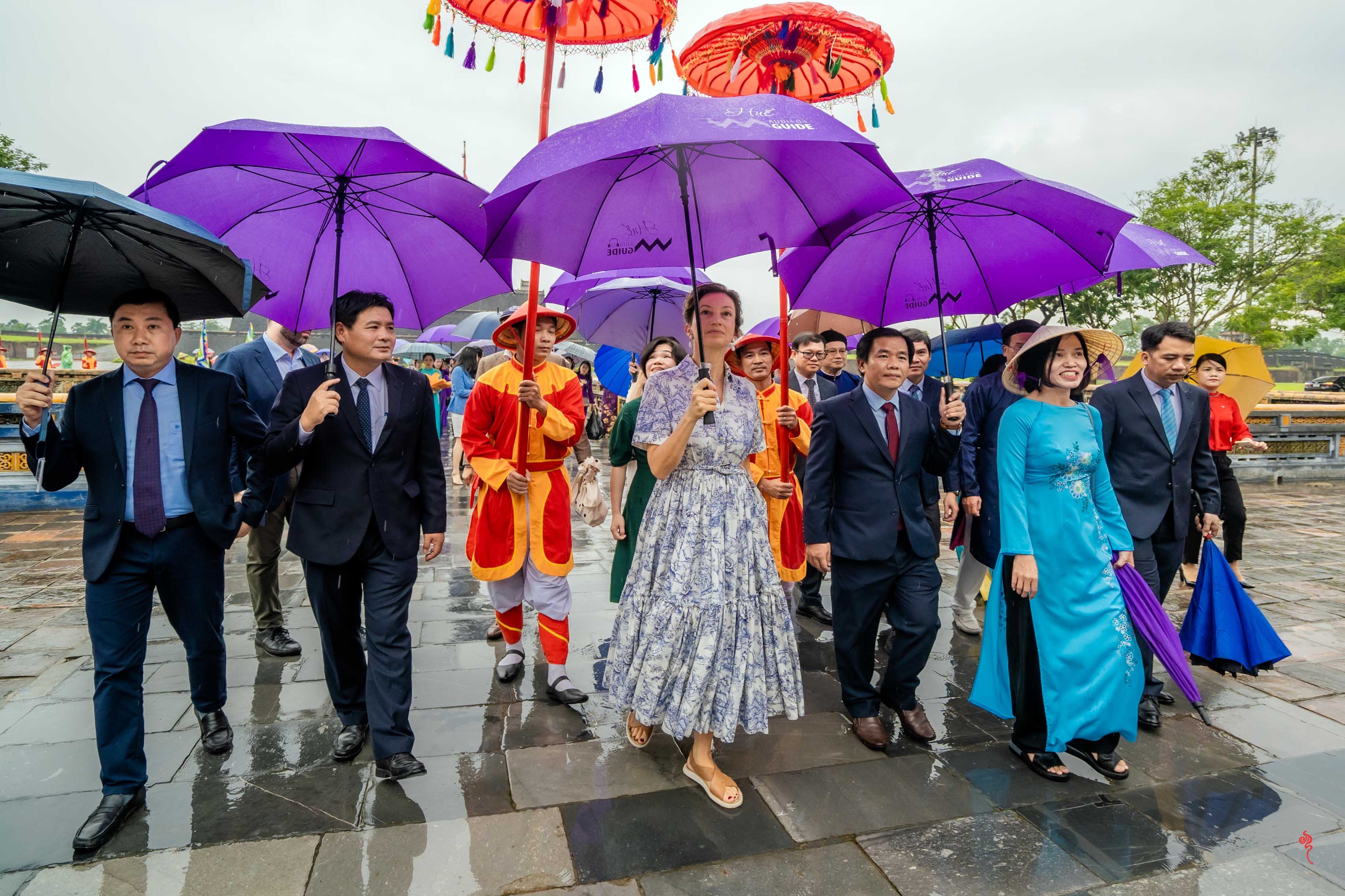 Di san co do Hue anh 1