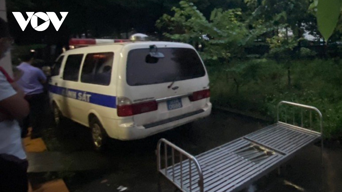 Be trai tu vong anh 1