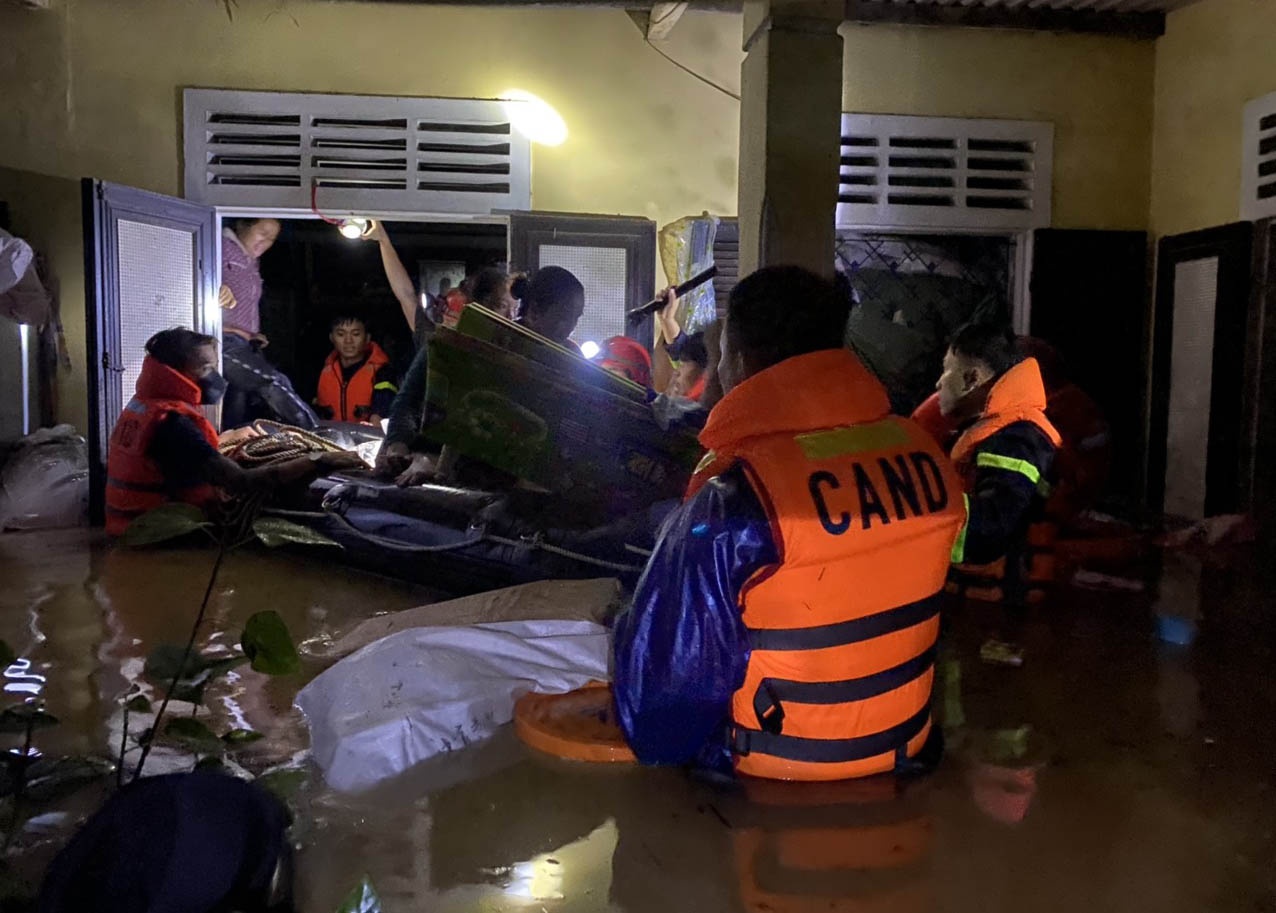 Lu dang trong dem anh 11