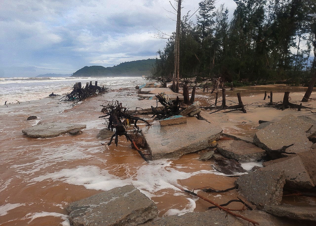 Sat lo bo bien Hue anh 5