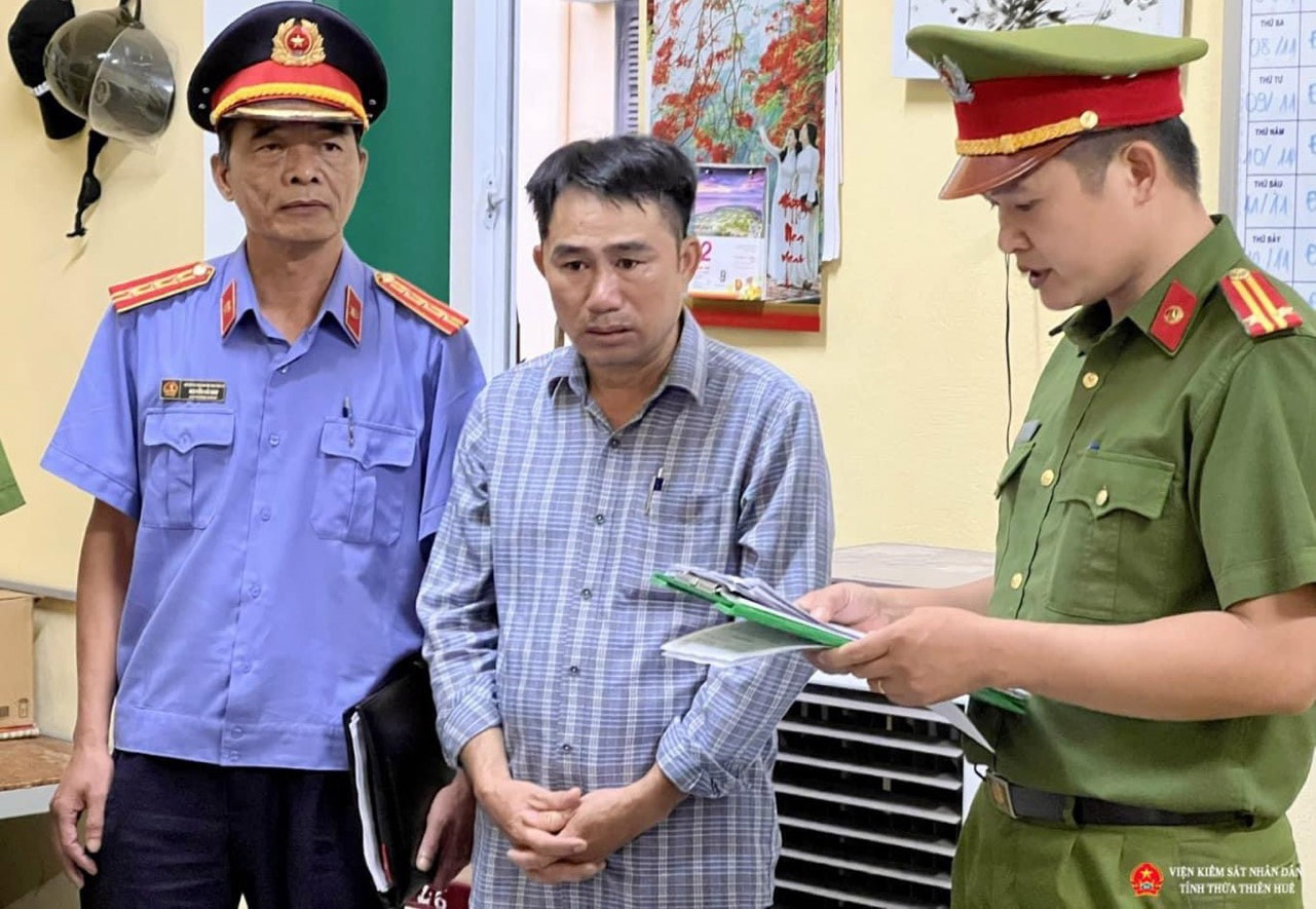 Nguoi phu nu bi thay phong thuy rom lua hon 2,4 ty dong hinh anh