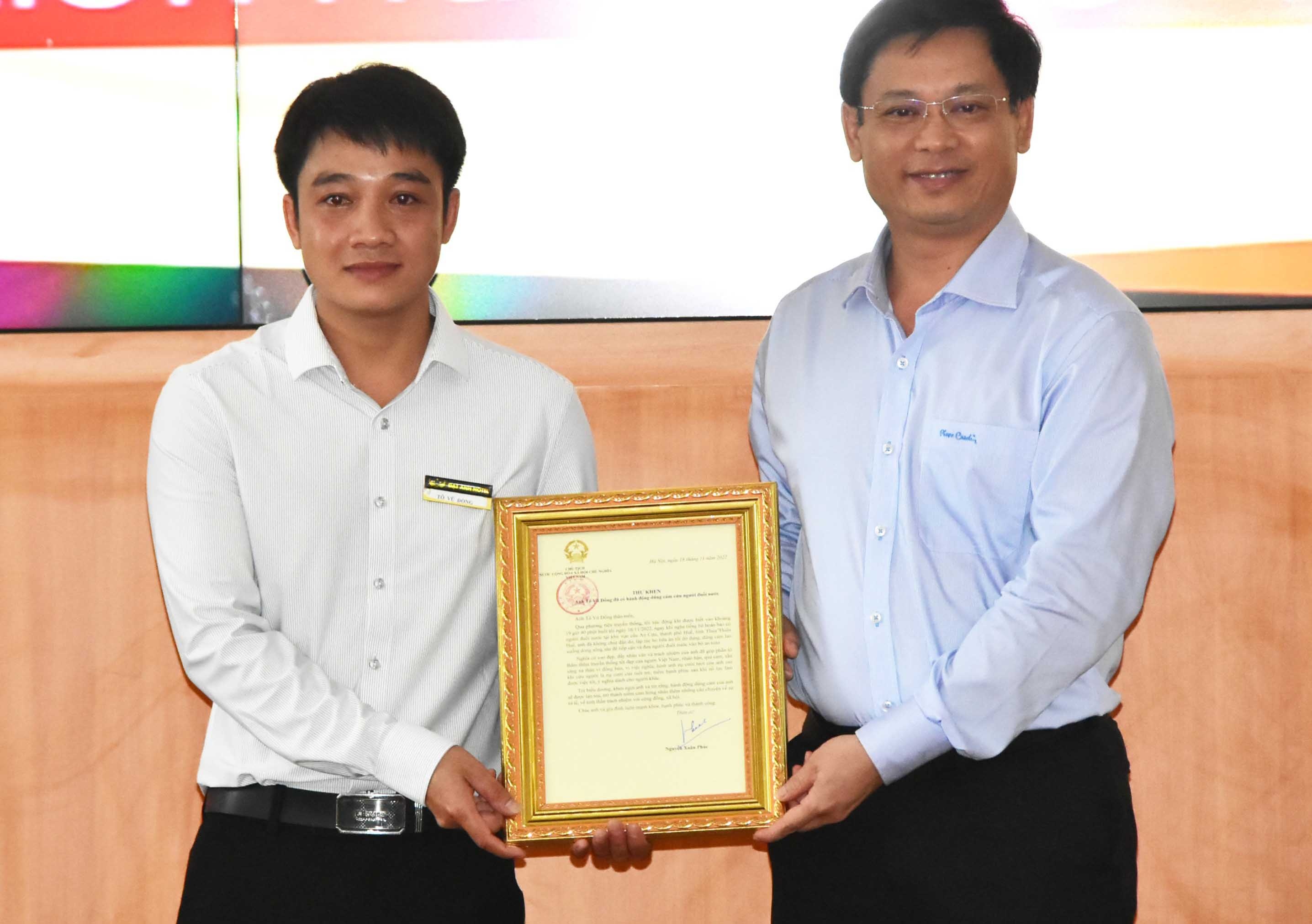 Chang trai nhay song cuu nguoi duoc nhan thu khen Chu tich nuoc hinh anh