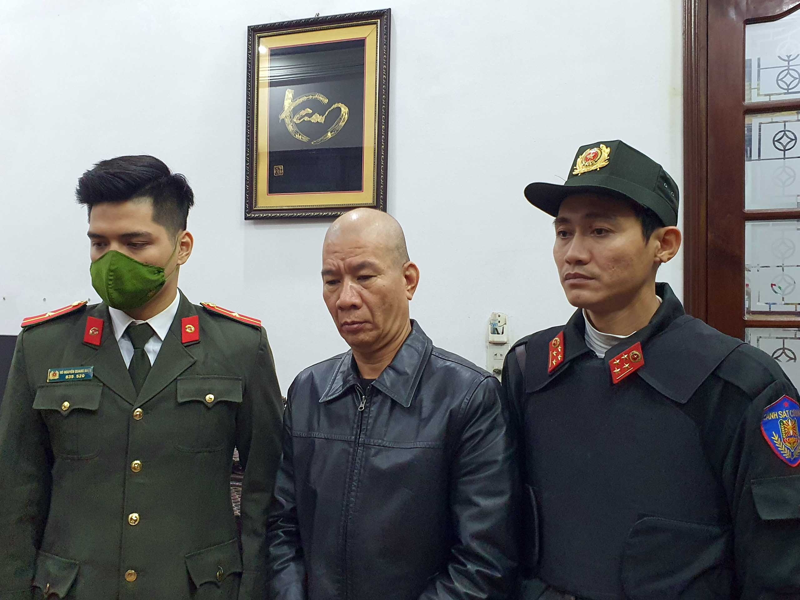 Triet xoa duong day ca do bong da 1.500 ty dong o Hue hinh anh