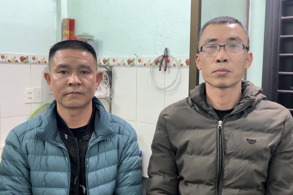 Bat giu nhom tin dung den cho vay voi lai suat 421% moi nam hinh anh