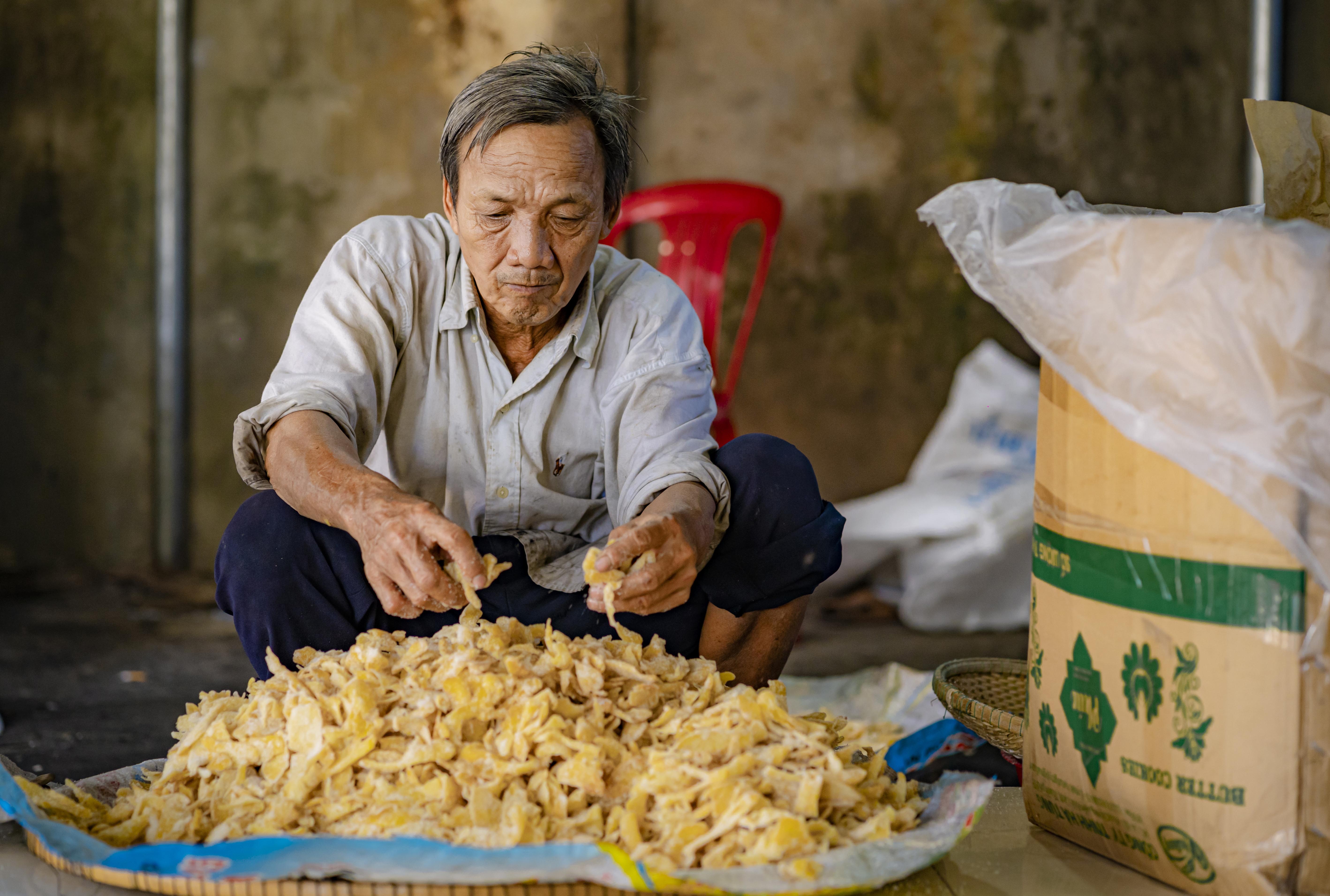 Lang mut gung xu Hue 'do lua' nhung ngay can Tet hinh anh