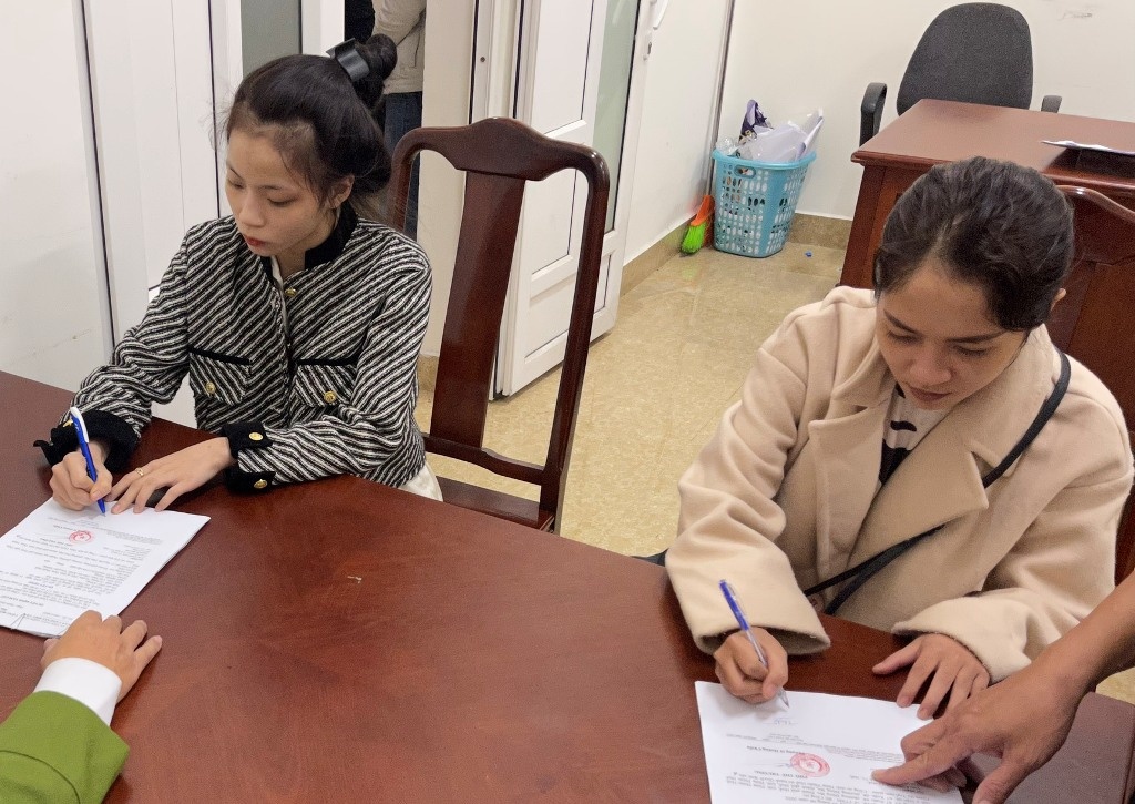 16 nguoi su dung ma tuy o quan karaoke Quynh Huong hinh anh