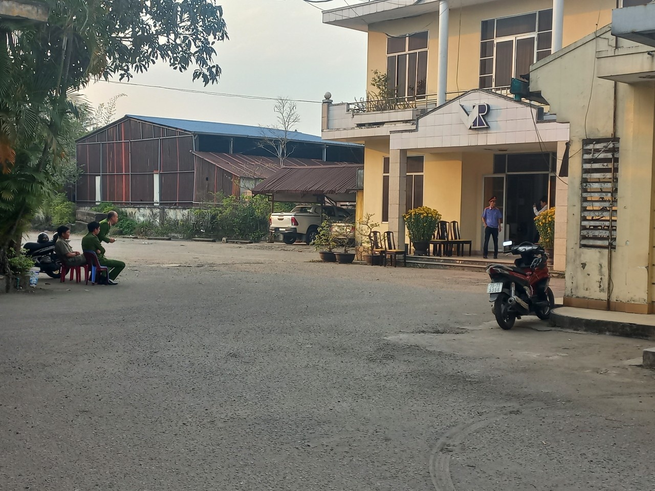 Bat tam giam giam doc trung tam dang kiem Thua Thien - Hue hinh anh