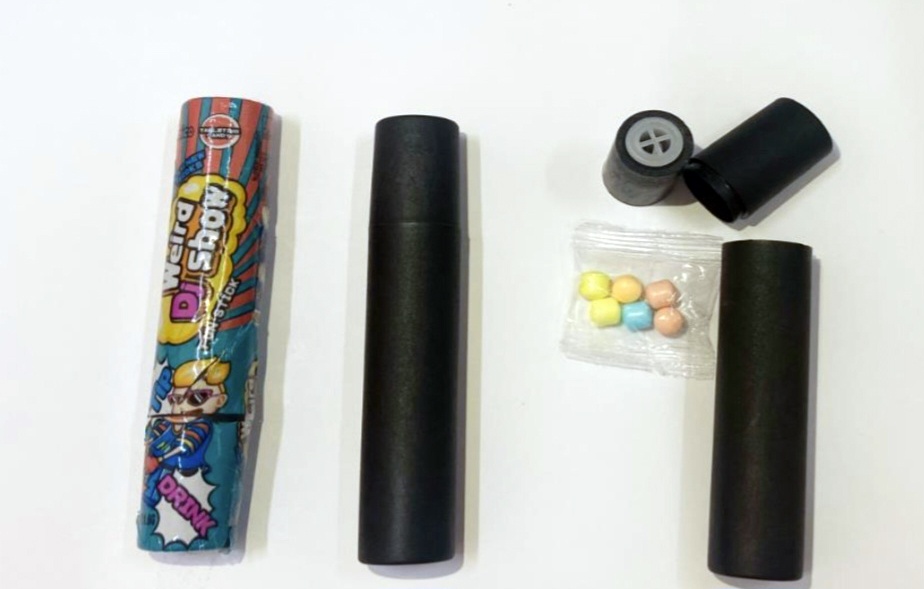 10 hoc sinh dau bung, kho tho sau khi an keo o quay tap hoa hinh anh