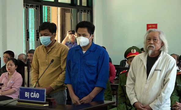 Chem guc hang xom, 3 cha con lanh an tu hinh anh