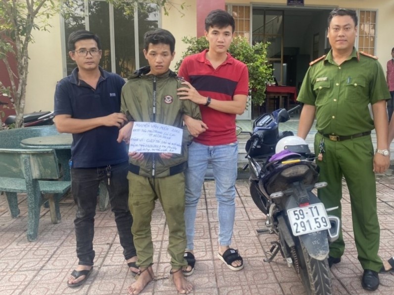 Co gai o tro mot minh suyt bi ten cuop hiep dam hinh anh