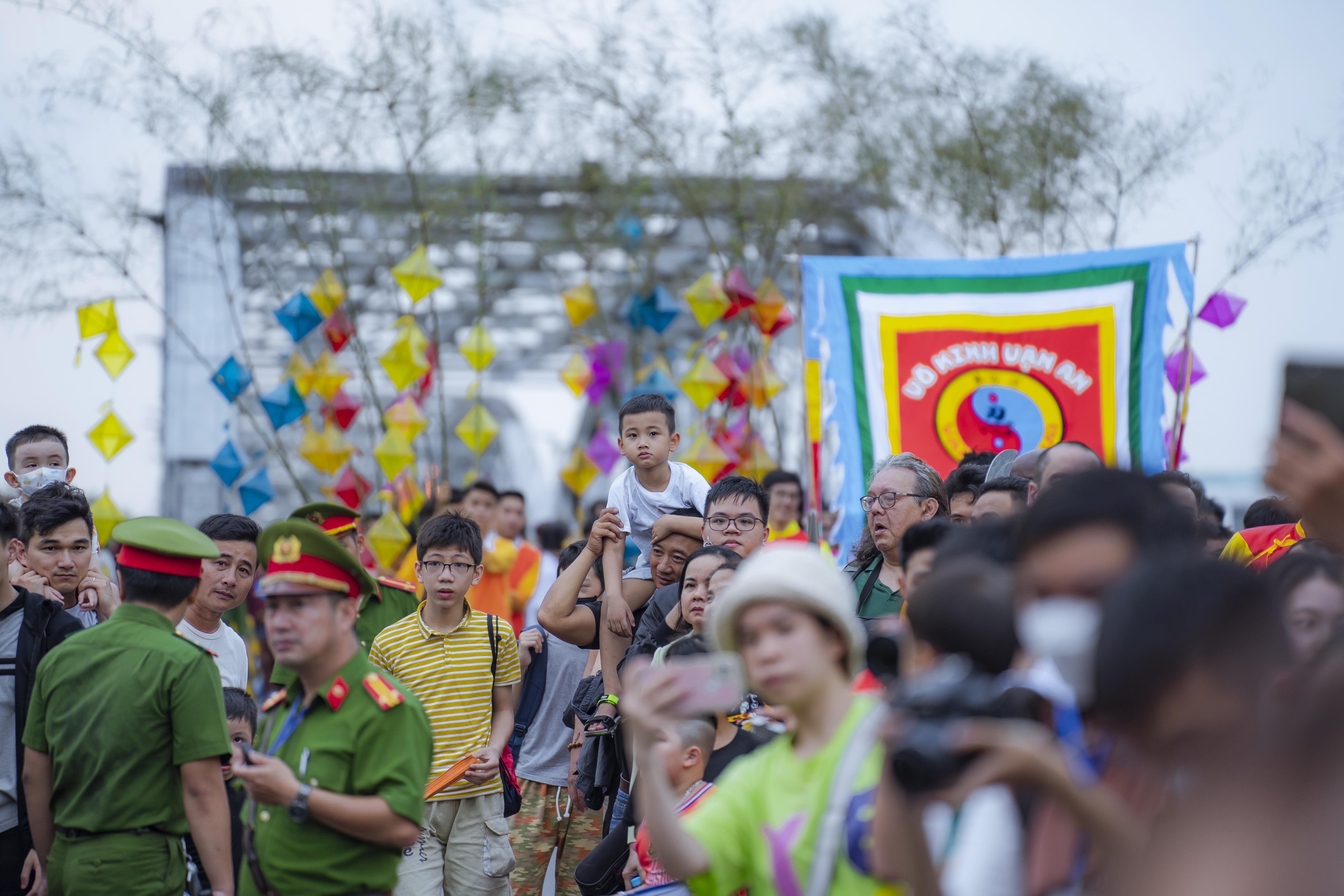 Le hoi duong pho anh 3