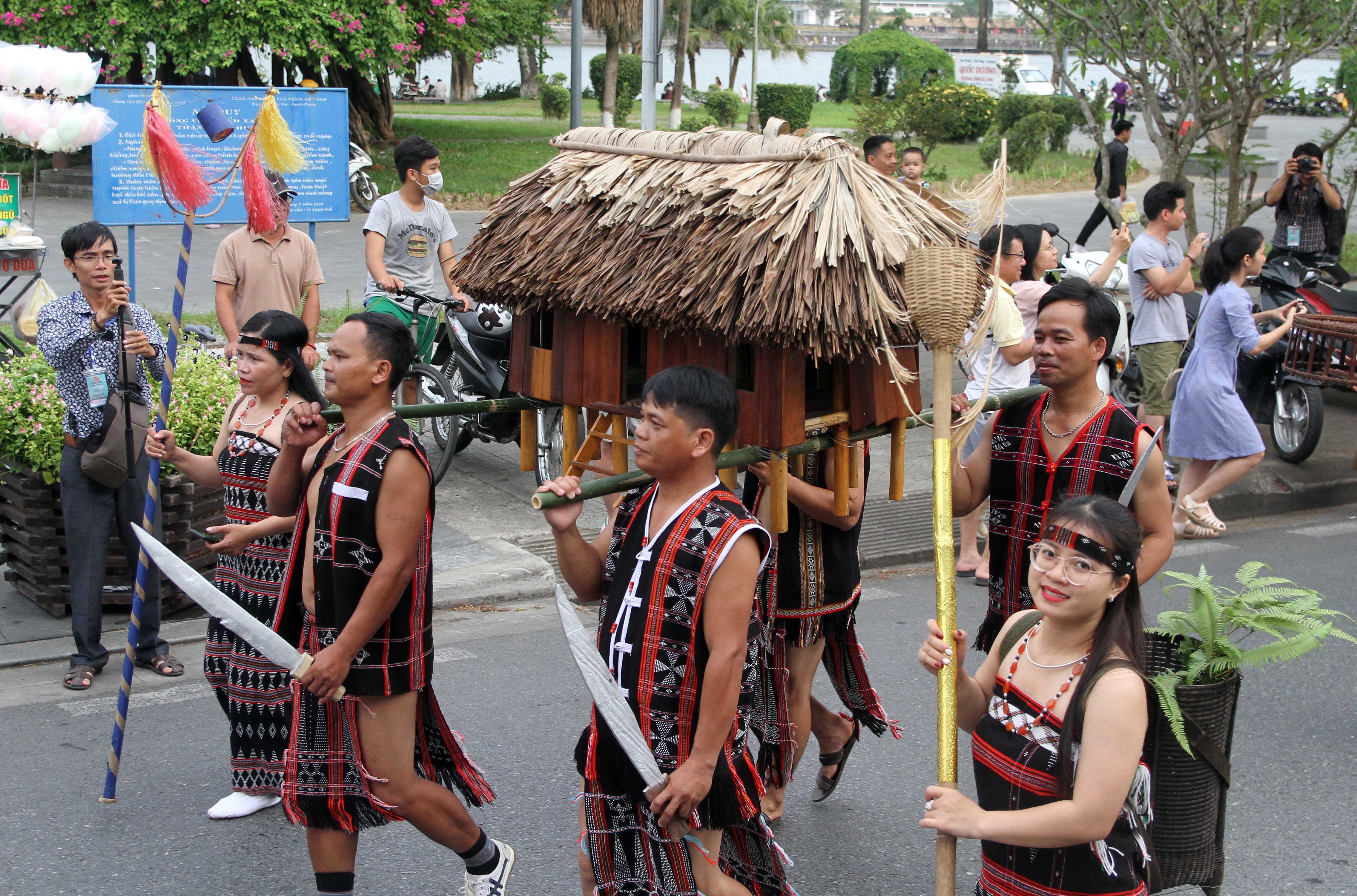 Le hoi duong pho anh 9