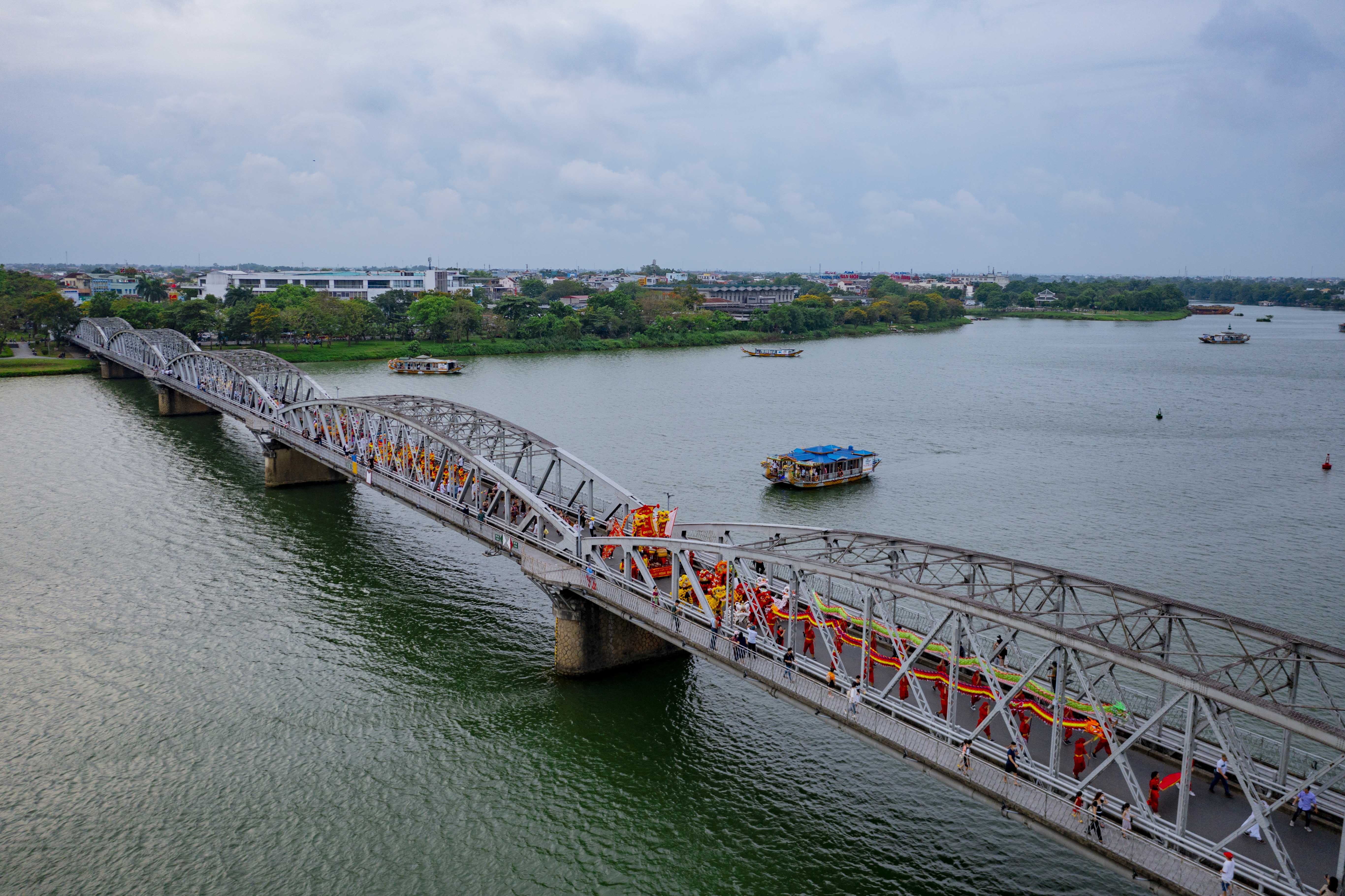 Le hoi duong pho anh 8