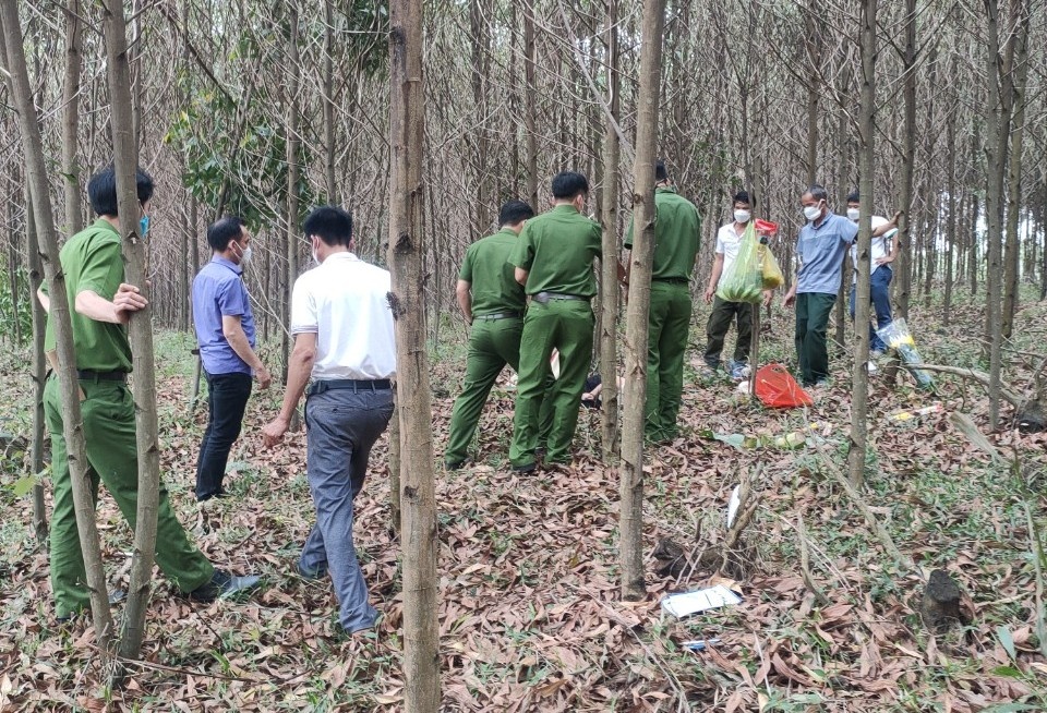 Phat hien thi the cu ba bi lac doan tham quan trong rung tram hinh anh