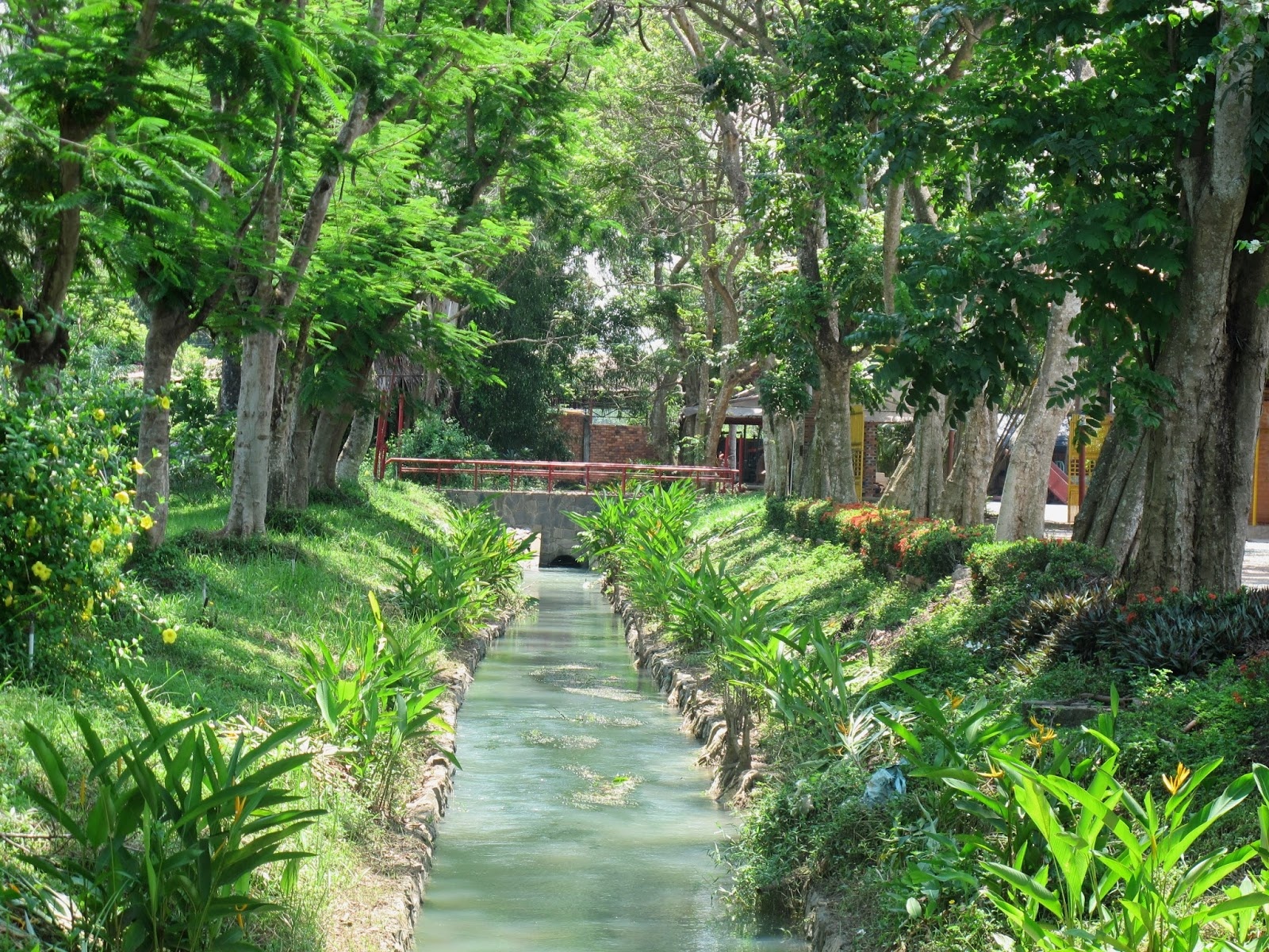 Diem du lich nhieu gia dinh Sai Gon lua chon trong ngay le hinh anh