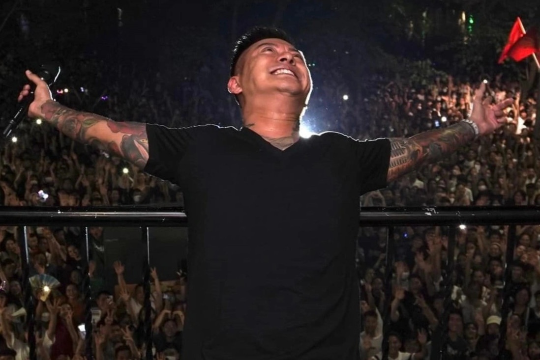 Ca si Tuan Hung co the doi dien nhung che tai nao hinh anh