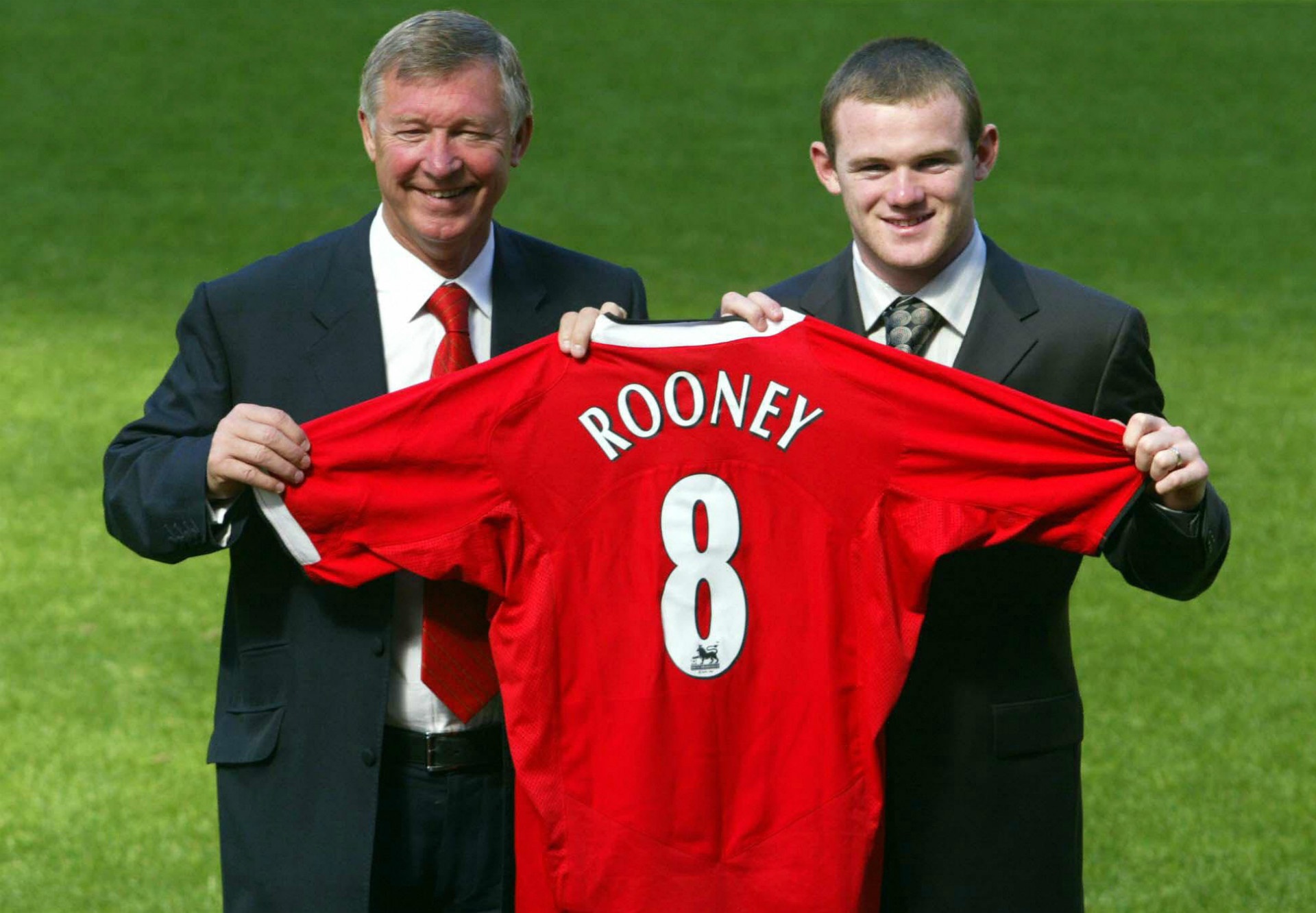 Rooney, Lahm va nhung cuon tu truyen gay tranh cai lang tuc cau hinh anh