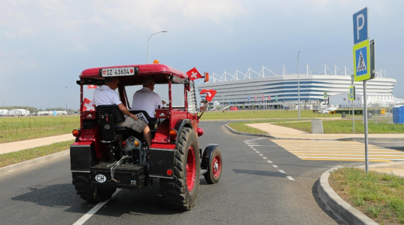 CDV Thuy Si vuot 2.000 km bang... dau may xe tai de xem World Cup hinh anh