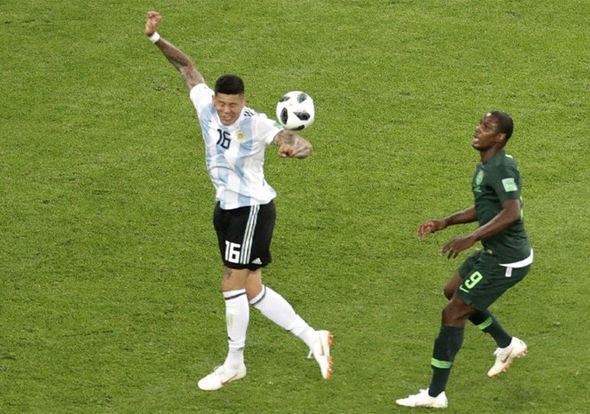 CDV phan no khi Nigeria bi tu choi penalty truoc Argentina hinh anh