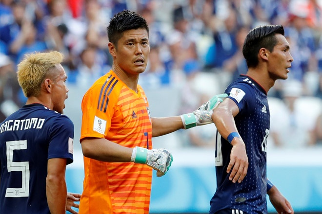 DT Nhat Ban bi chi trich vi ‘thuc hien 600 duong chuyen ngang’ hinh anh