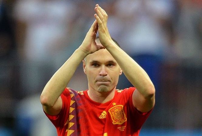 Andres Iniesta gui tam thu chia tay CDV Tay Ban Nha hinh anh