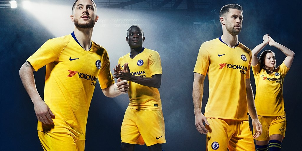 Chelsea ra mat ao dau san khach mua toi: Van co Hazard, Kante hinh anh