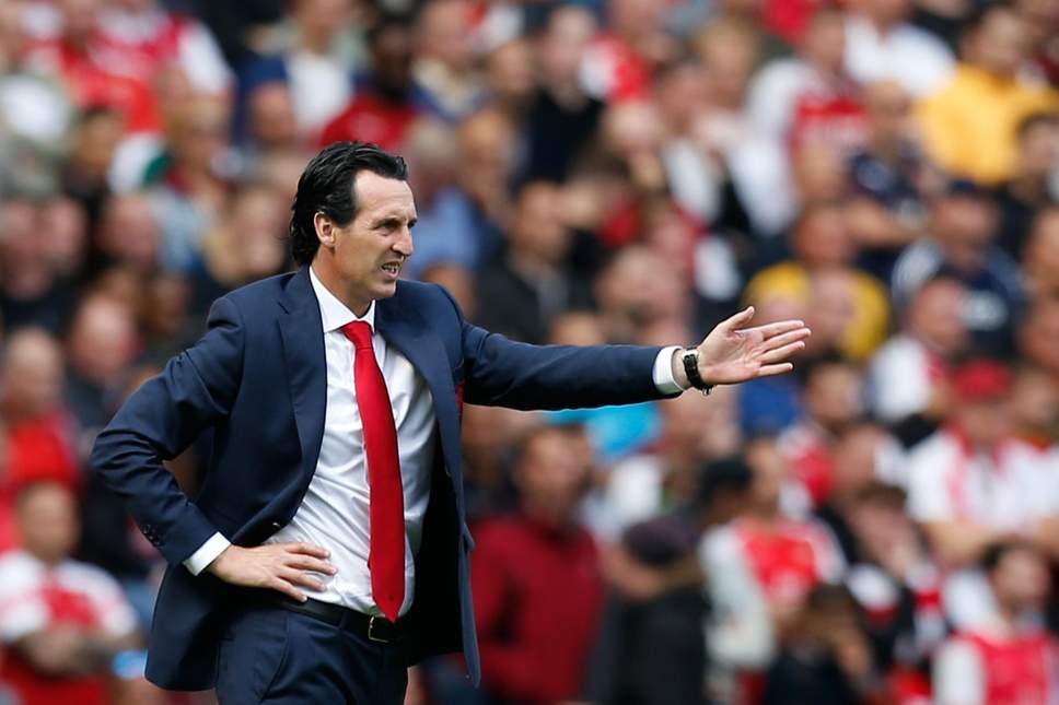 Ozil cai nhau voi Emery anh 1