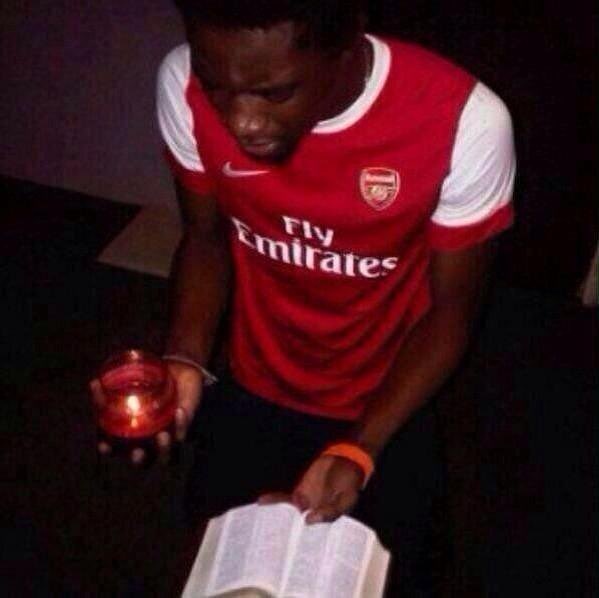 CDV Arsenal chi trich Petr Cech anh 3