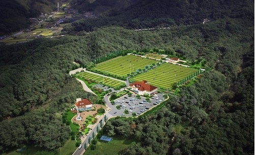 Khu the thao Son Heung-min tai que nha sap hoan thanh hinh anh