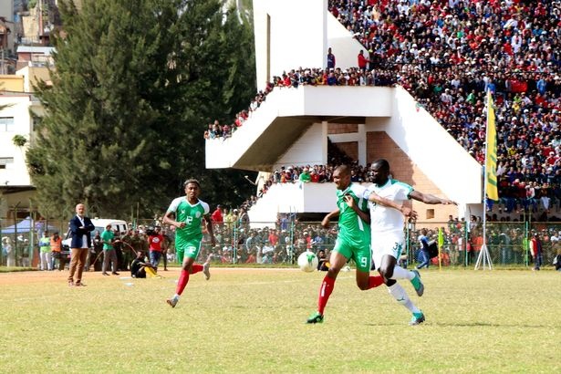 Bao dong trong tran dau co mat Mane anh 8