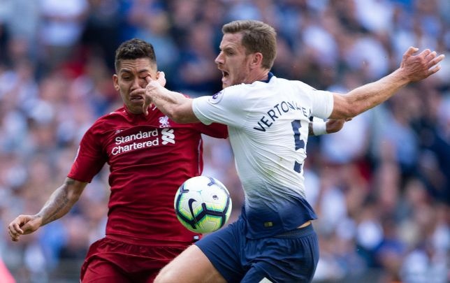 Roberto Firmino noi gi sau pha choc mat ghe ron cua Jan Vertonghen? hinh anh