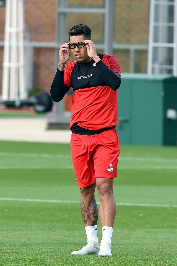 Roberto Firmino deo kinh tap luyen anh 5