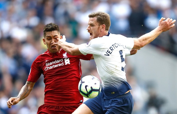 Roberto Firmino deo kinh tap luyen anh 1