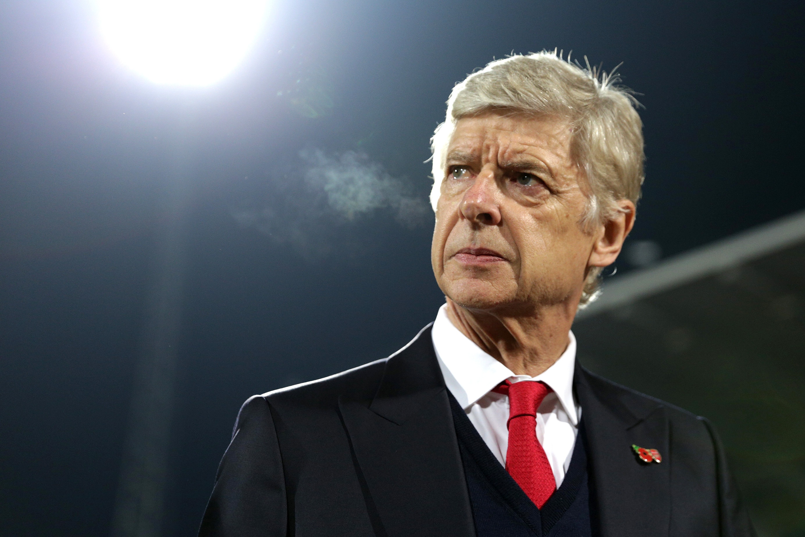 Arsene Wenger, nguoi duoc chon de dap tat con khung hoang tai Bayern hinh anh