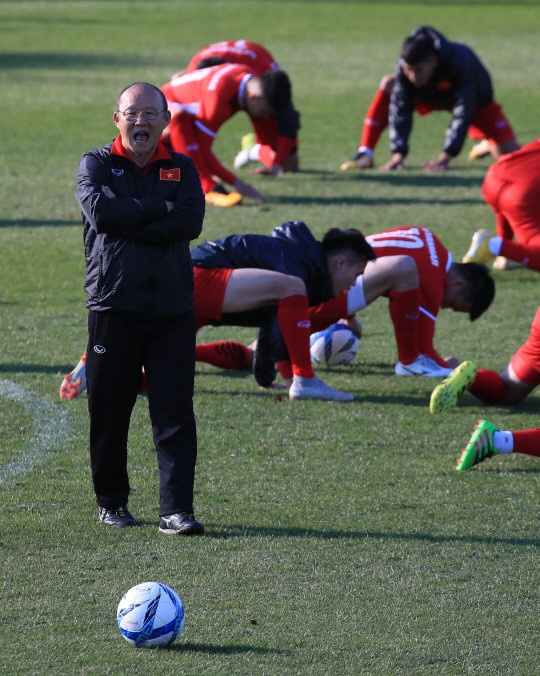 HLV Park Hang-seo thua nhan ap luc truoc AFF Cup anh 2